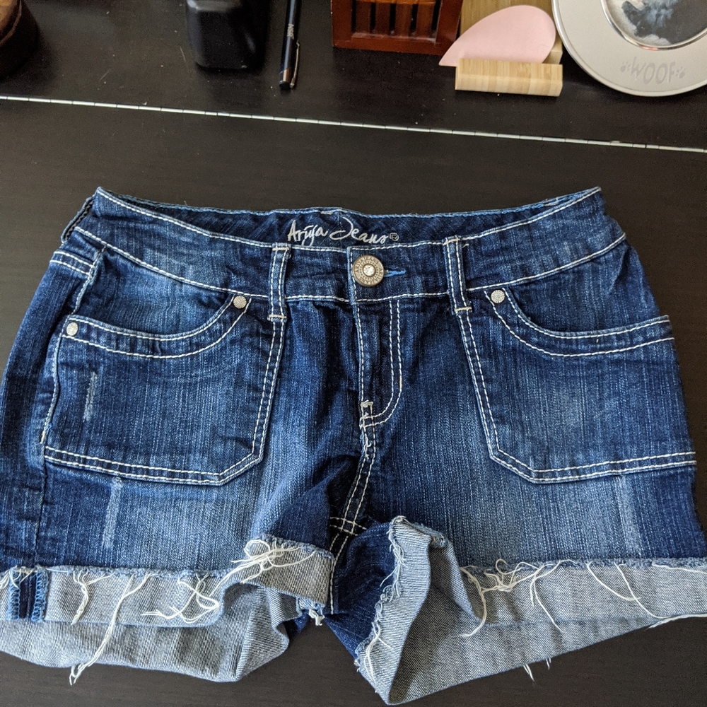 Jean Ariya shorts